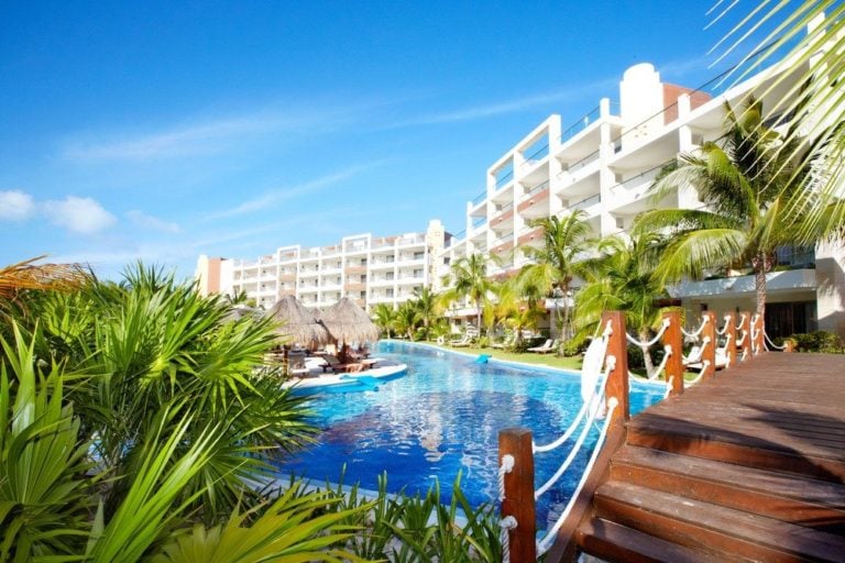 Mexzip.com markets properties south of the border to retirees