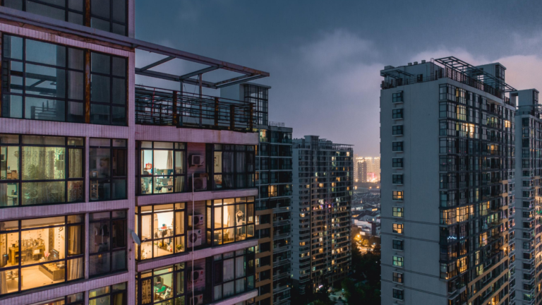How to become a local real estate market expert