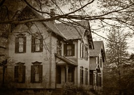 Haunted real estate: Realtor recalls frightening experiences as a newbie