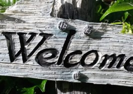 13 knockout examples of how to write an agent bio