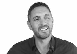 Do you dial, swipe or text? Mauricio Umansky