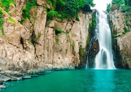 Home prices hit near-record high as inventory bottoms out