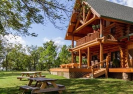 Luxury listing of the day: Red Horse Lodge in the Arkansas Ozarks
