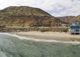 Luxury listing of the day: Sleek, modern abode on the Malibu, Calif., shoreline