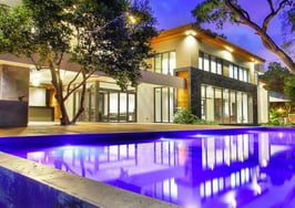 Video listing: Tropical oasis in heart of downtown