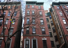 Number of apartment sales in Manhattan drops while prices rise, report shows