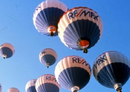 Re/Max balloons in the sky.