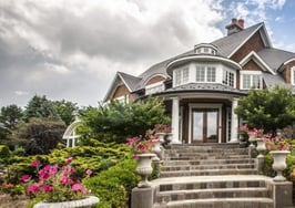 Luxury listing: waterside manor in Lake Geneva
