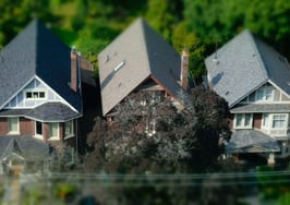 Row of houses by Tiano Rodrigues/Unsplash