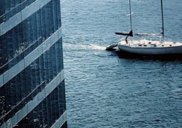 An unidentified person is shooting at exclusive Manhattan rental building