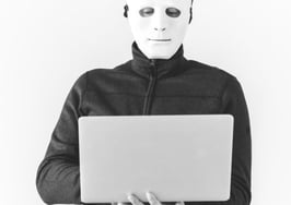 Scammers using lead generation sites to target female agents