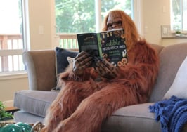 (Agent dressed as) Bigfoot spotted in California listing photos