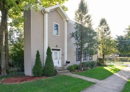 Illinois 'Pie House' is ready for curious buyers