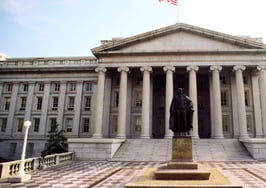 Brokerages expect rates to drop. Their clients bank on the opposite