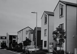 New home sales beat expectations as prices climb to historic record