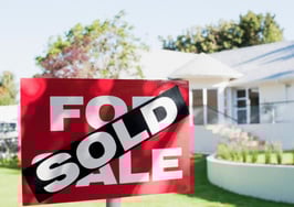 Cash buyers 4 times more likely to win bidding wars, new study finds