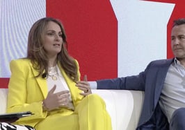 Agents, put your phones down