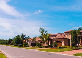 Pending home sales hits slowest pace in nearly 10 years
