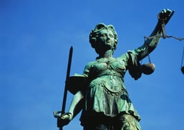 Suit accuses NAR and its president of sexual, racial discrimination