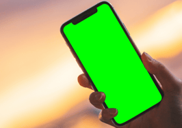 How do you use green screen on Instagram?