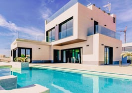 Luxury prices and cash buyers hit a new high to close out 2023