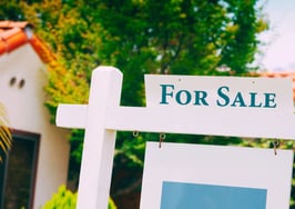 Median US home price hits new record as pending sales drop