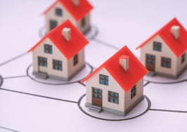 Small, model homes reflect US homeowner population decline
