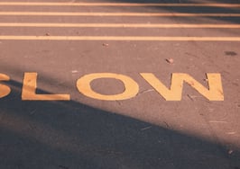 Economists: The housing market 'feels stagnant,' while the future 'remains cloudy'