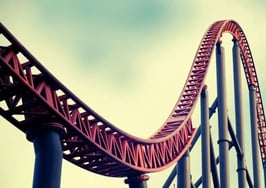 Roller coaster track at a small dip, illustrating a possible dip in mortgage rates after the September jobs report