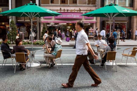 Most of us prefer walkable neighborhoods, but house still trumps an apartment