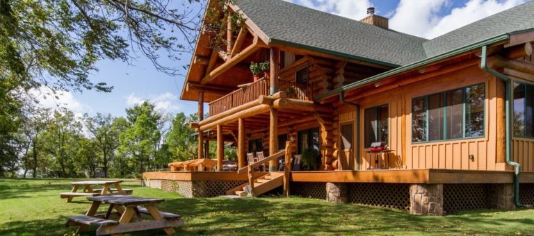 Luxury listing of the day: Red Horse Lodge in the Arkansas Ozarks