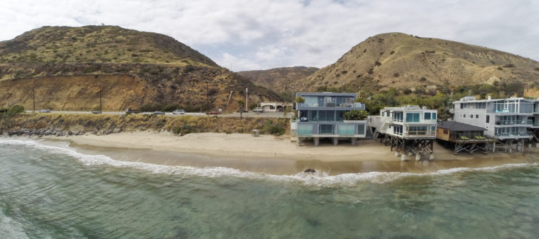 Luxury listing of the day: Sleek, modern abode on the Malibu, Calif., shoreline