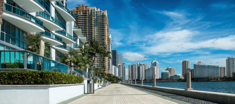 ZIP code profile: 33125