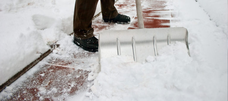How to ensure buyers are comfortable at open houses during winter