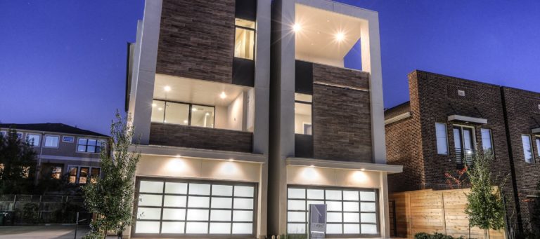 Luxury listings: new modern construction in Hyde Park
