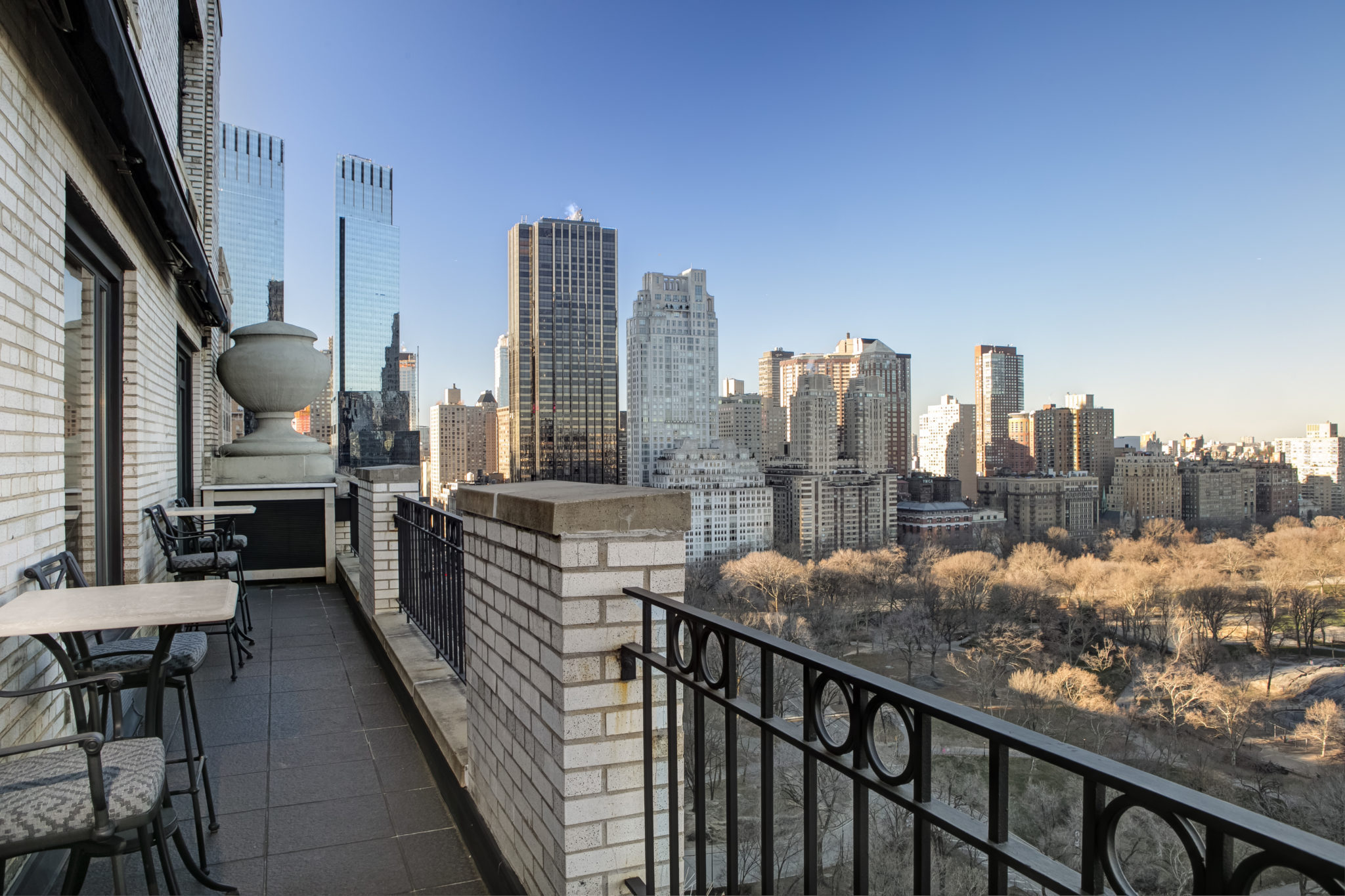 Luxury listing 'Hampshire House' highrise over Central Park Inman