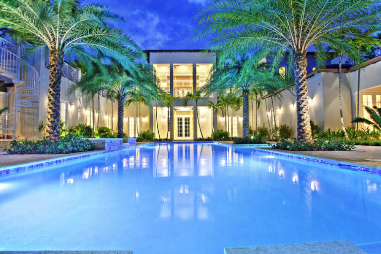 Luxury listing: tropical palace in Pinecrest