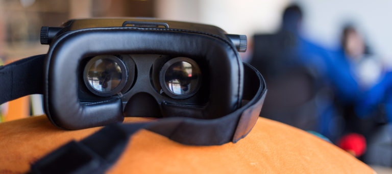 How does virtual reality affect the real estate industry?