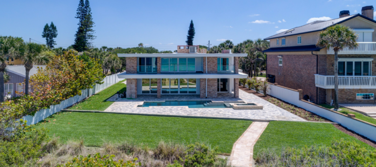 Will a bitcoin buyer bite on this designer beachfront home?