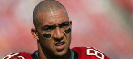 Former NFL player lists $3M California mansion while in jail