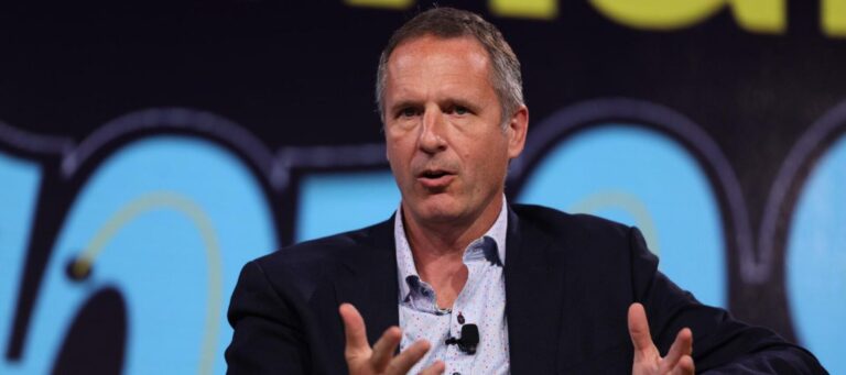 Homesellers fight to keep legal battle with eXp, Weichert alive