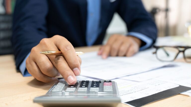 What are the benefits and risks of alternative financing?