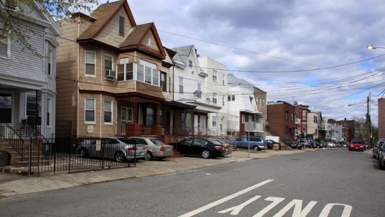 Zombie foreclosures see modest increase in third quarter