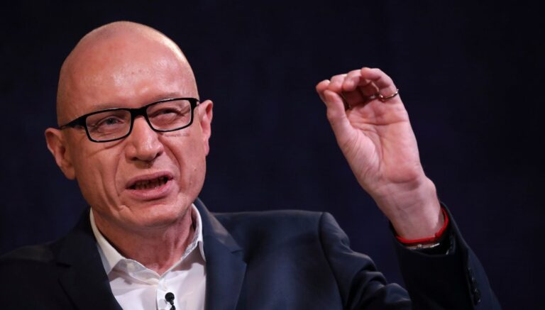 News Corp CEO: We'll leave the 'unkempt gardens' to Zillow