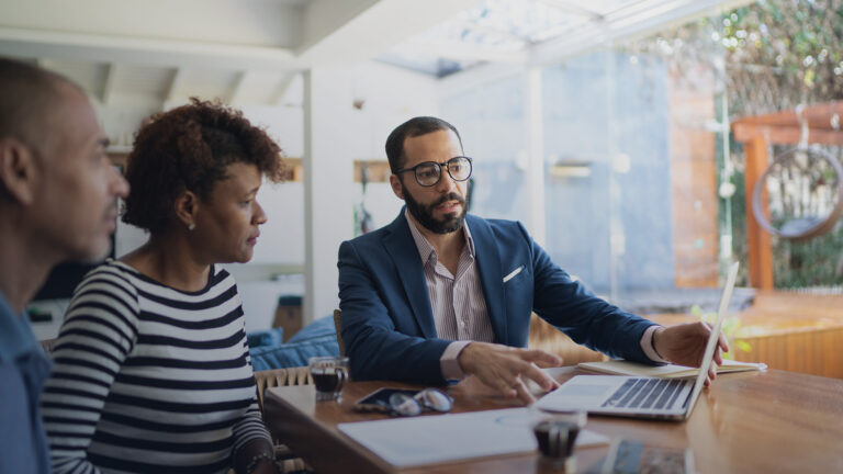 5 summer marketing tips to stand out from the crowd