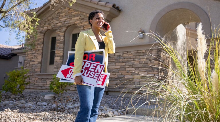 Redfin launches program to help professionals enter real estate