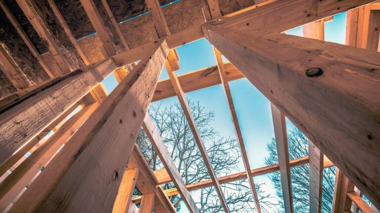 Buyers shouldn't wait to build. Here's why