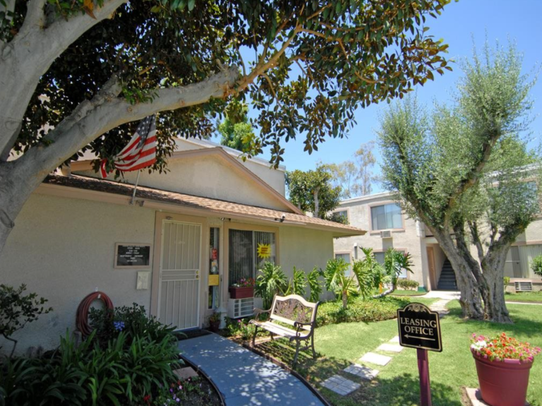 Blackstone Group, TruAmerica buy 5,800 apartments in San Diego
