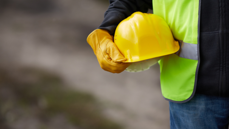 New home sales fall to 1-year low