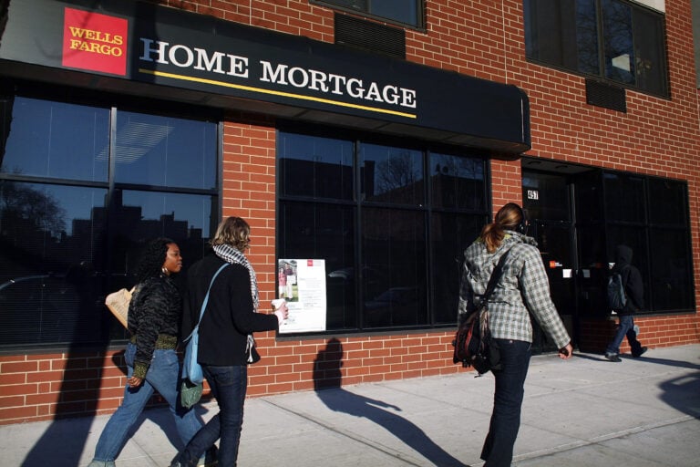Drop in mortgage rates not enough to spur homebuyers